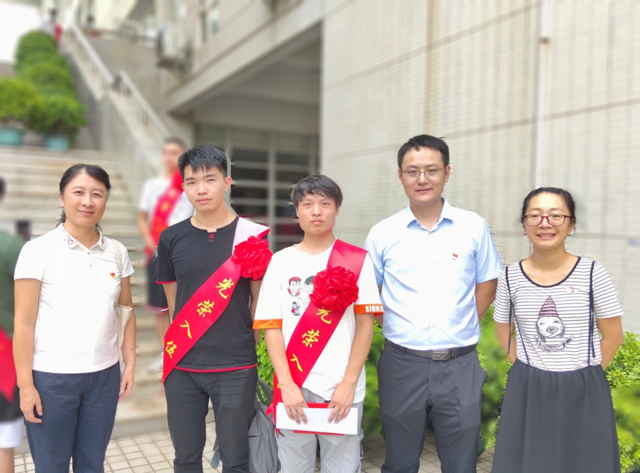 20200831欢送入伍学生.jpg