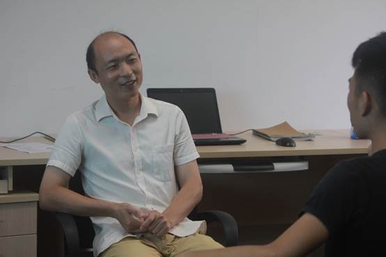 说明: D:\2019\WeChat Files\shleegzhu\Files\2017色漫
“寻访校友足迹”校友(稿件、图片）\2017色漫
“寻访校友足迹”校友(稿件、图片）\杨猛师兄\杨猛师兄.JPG