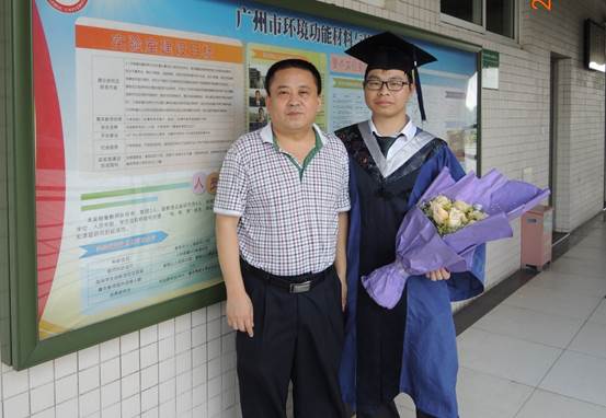 说明: D:\2019\WeChat Files\shleegzhu\Files\2017色漫
“寻访校友足迹”校友(稿件、图片）\2017色漫
“寻访校友足迹”校友(稿件、图片）\陈文斌师兄\陈文斌师兄（1）.jpg